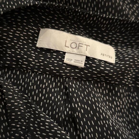 Loft Black tan dotted patterned sleeveless blouse Henley button up - size XXSP - Picture 8 of 8